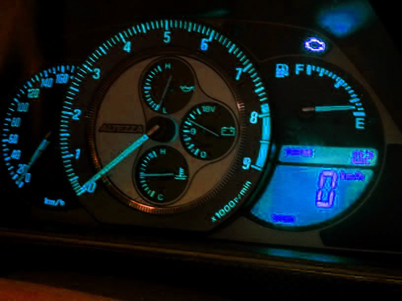 [Image: Altezzaguageclusterlightssblue.jpg]