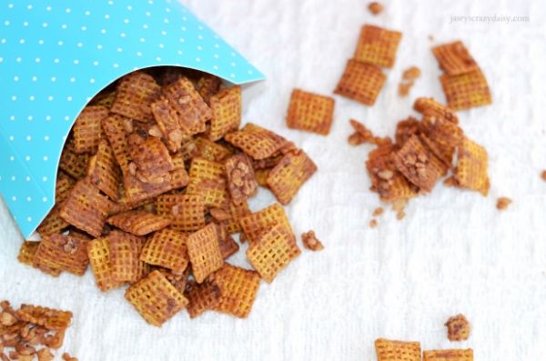 Easy Butter Toffee Chex Mix