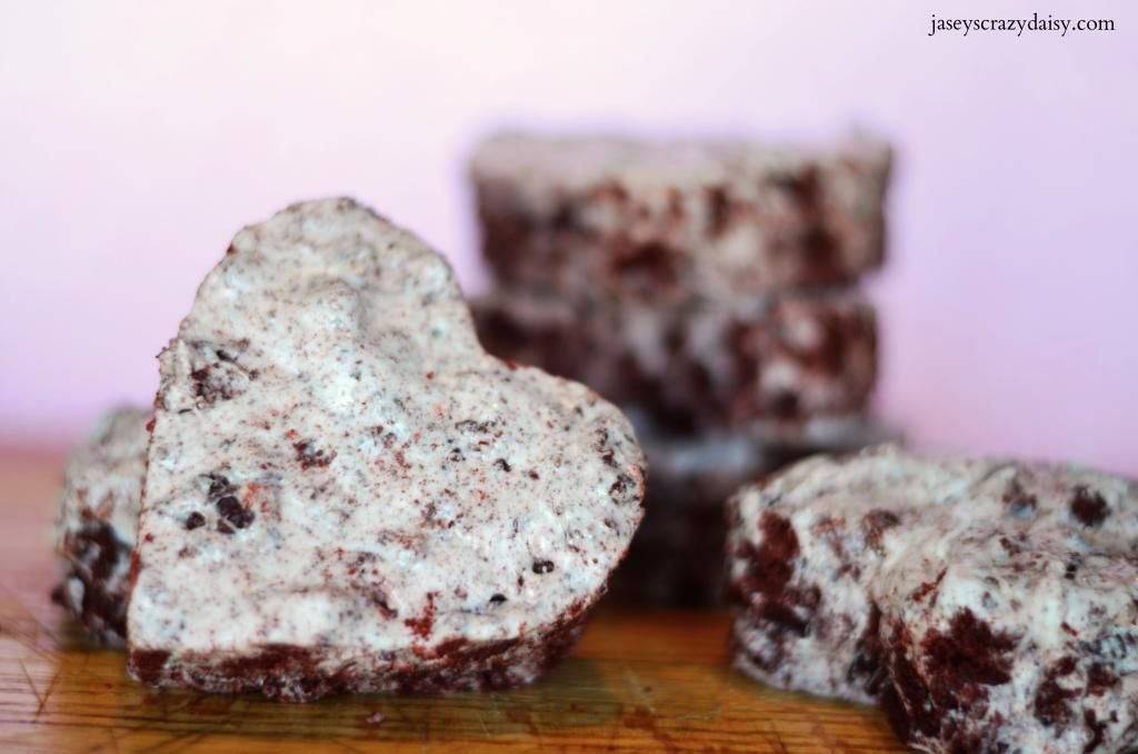 Chewy Red Velvet Oreo Bars