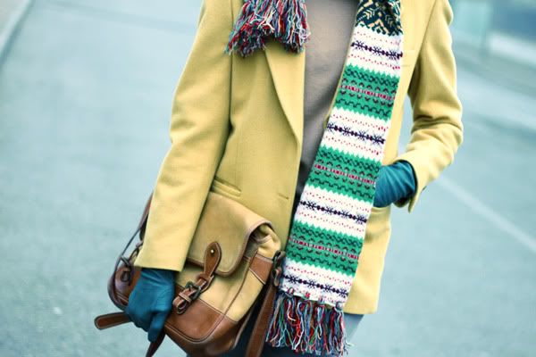 Something colorful in a grey foggy day | The Gummy Sweet Elisa Bersani Fashion Blogger