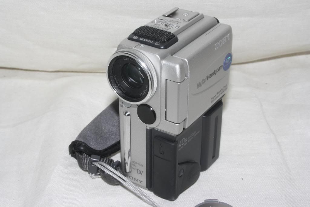 有关以下物品的详细资料: sony handycam dcr-pc3e pal minidv