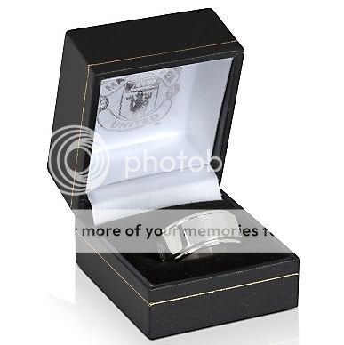 Manchester United FC Official Product Mens Ring Spinning Crest 