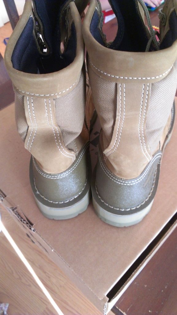 boots 10 wide